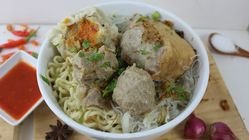 Ingin Bakso Lezat? Ini 5 Warung Favorit di Makassar