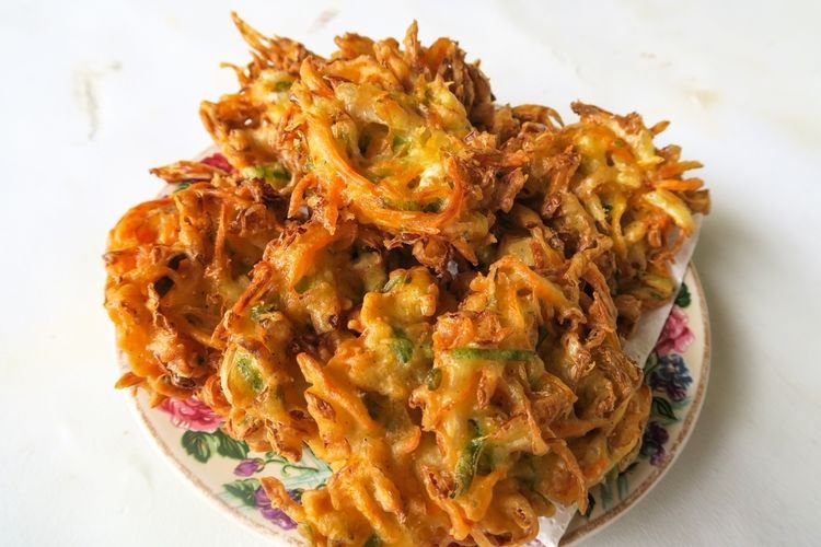 Resep Bakwan Sayur dengan 1 Tepung, Kunci Rasa Garing Meski Dingin