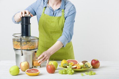 Perbedaan Blender dan Juicer, Mana yang Lebih Segar?