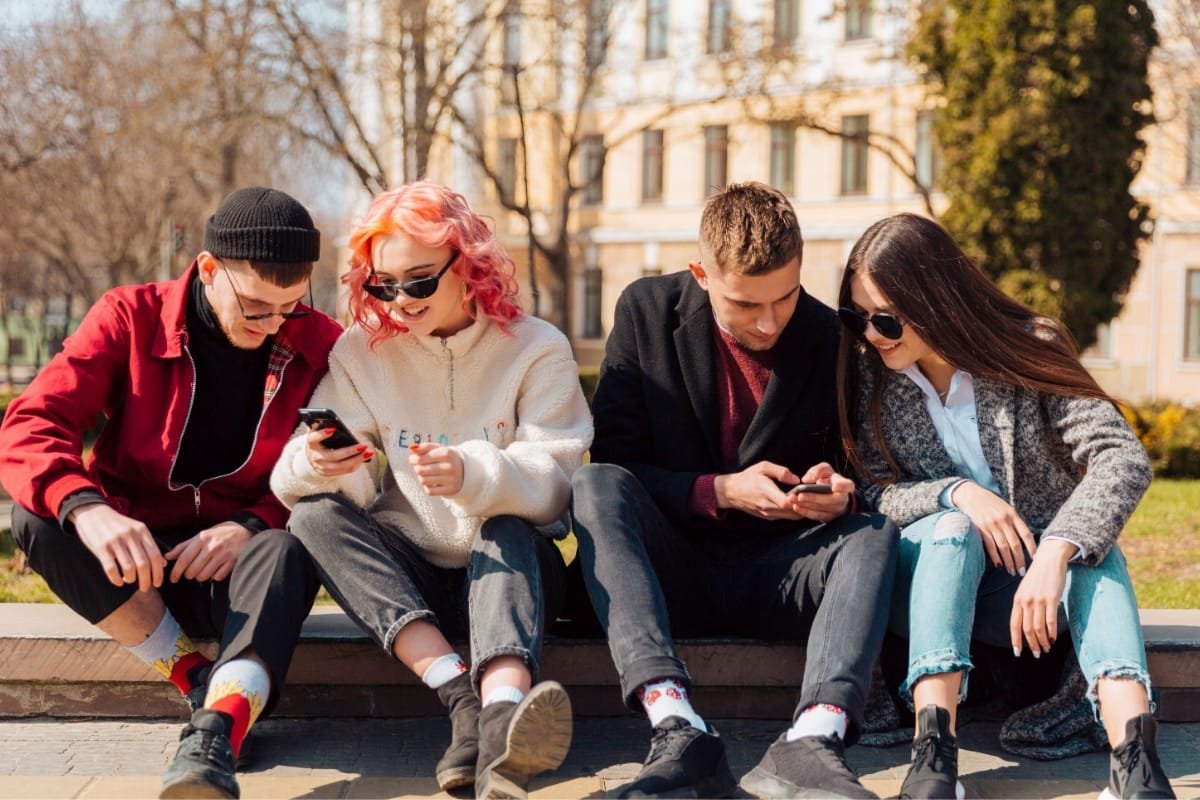 Generasi Digital, Bisakah Gen Z Hidup Tanpa Internet?