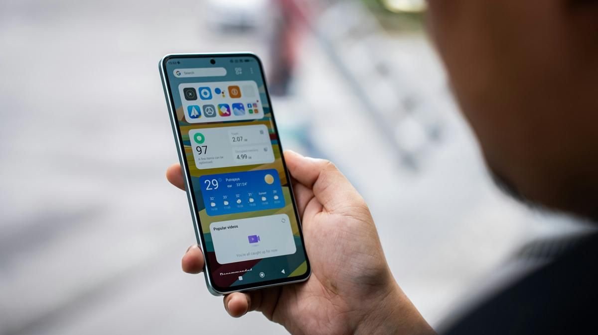 Smartphone Jari: Gangguan Akibat Terlalu Banyak Main HP