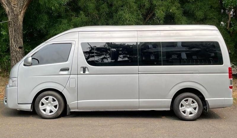 Berapa Kursi Toyota Hiace? Ini Kapasitasnya
