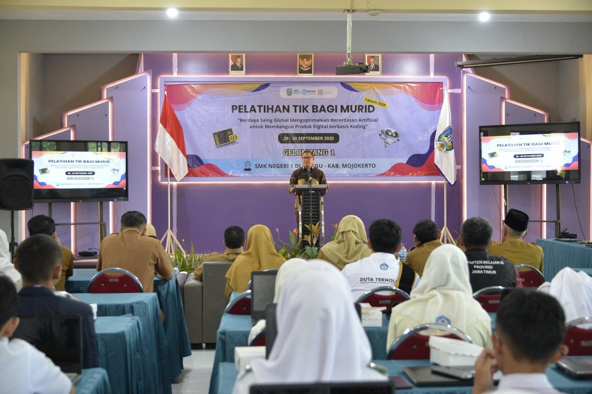 Dindik Jatim Latih Ratusan Siswa SMA/SMK Mojokerto Kuasai Teknologi AI dan Pemrograman
