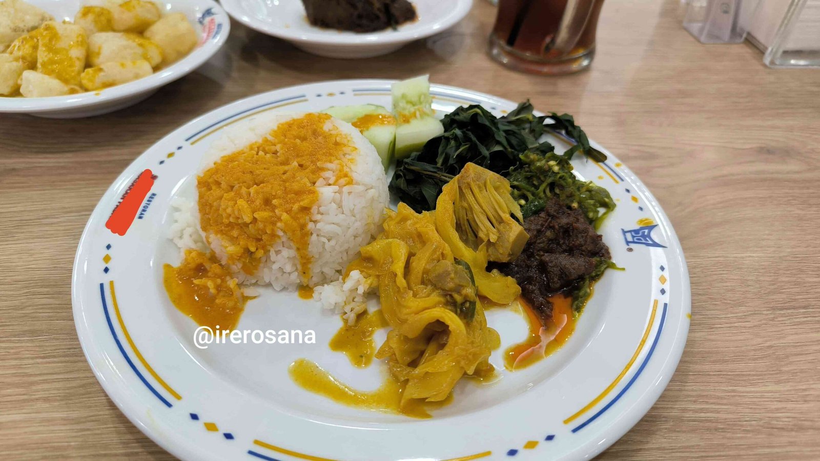Nasi Padang Harga Murah, Mengenyangkan Perut Lapar!