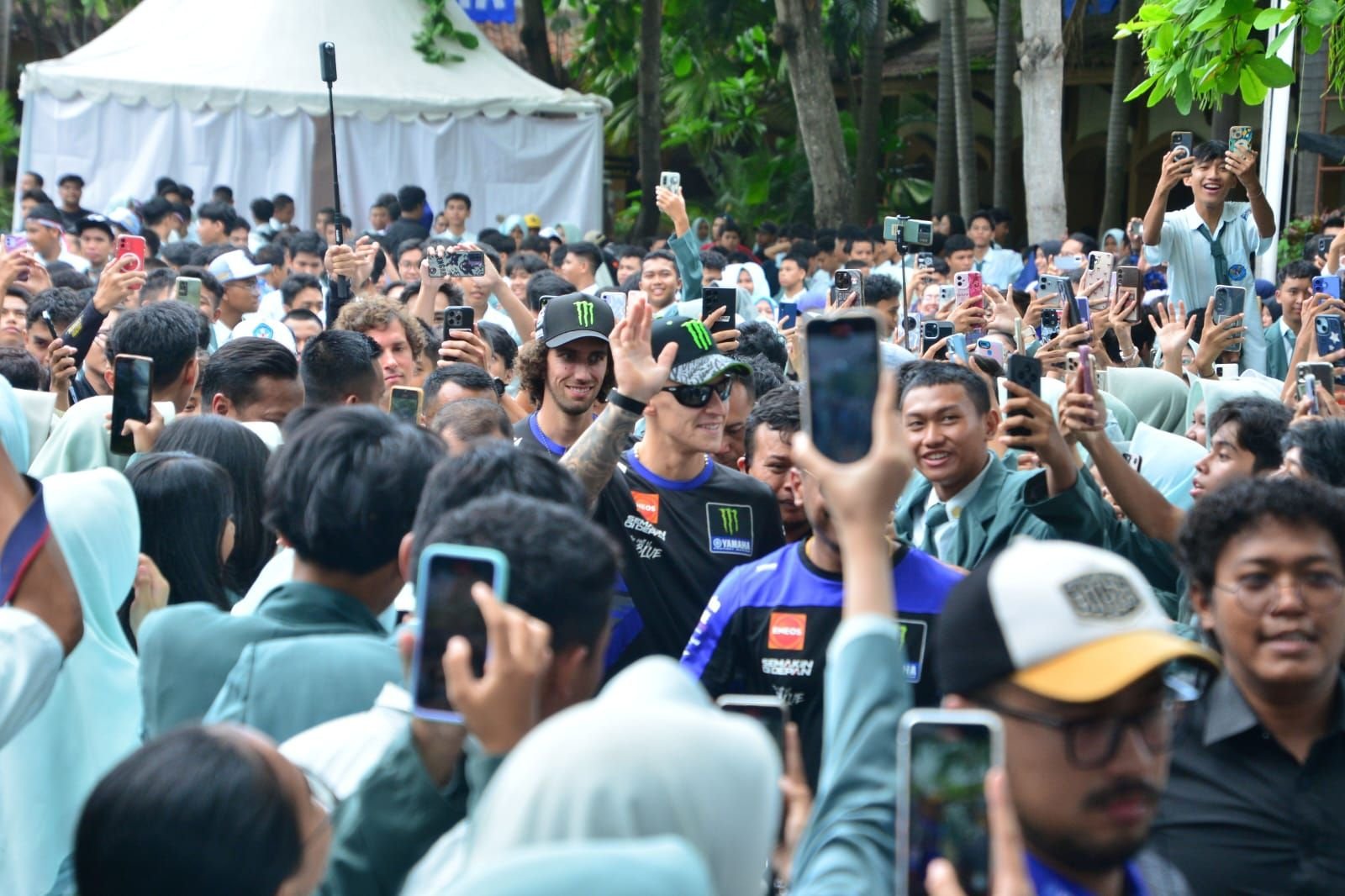 Para Pelajar Mataram Merayakan Kemenangan Fabio Quartararo Juara Dunia MotoGP