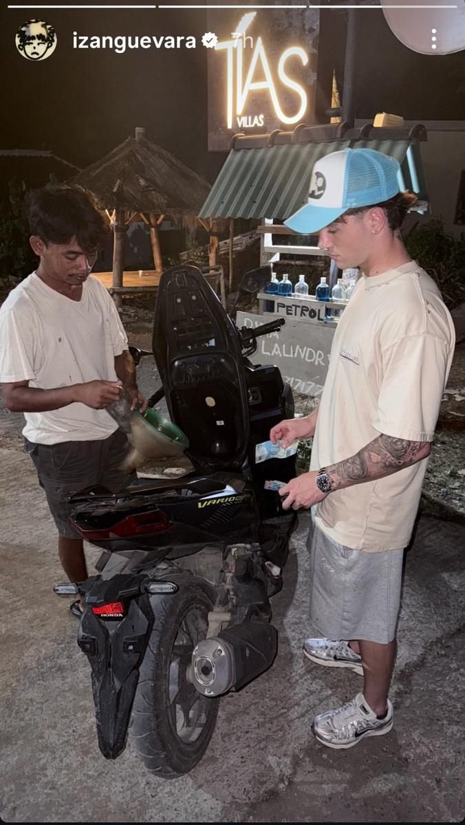 10 Foto Pembalap MotoGP Lokal di Mandalika, Isi Bensin Eceran!