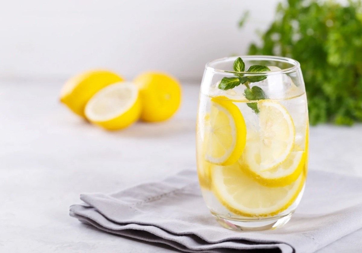 8 Manfaat Air Terinfusi untuk Tubuh, Minuman Sehat Alternatif Air Putih