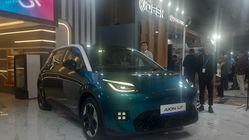 e:XpressYourStyle dengan Aion UT: GAC Perkenalkan Mobil Listrik untuk Pecinta Gaya Unik