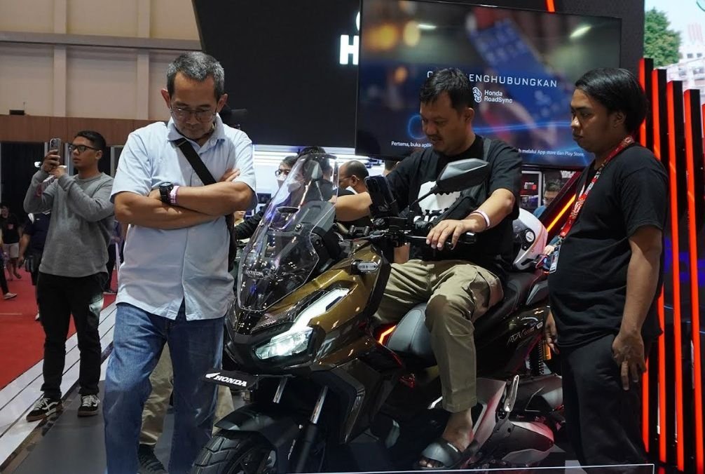 Honda ADV 160 RoadSync Jadi Sorotan di IMOS 2025