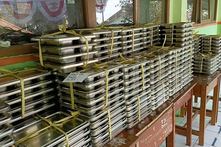 Apa Saja Kandungan Ideal Satu Porsi Menu MBG? Ini Saran Ahli Gizi