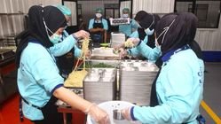 Jam Kerja Karyawan Dapur MBG: Mulai dari Persiapan hingga Cuci Wadah, Ada Sistem Shift?