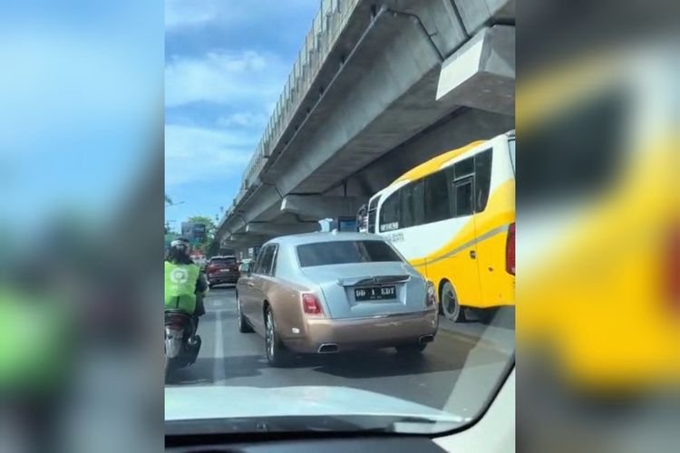 Polisi Tilang Pengemudi Rolls-Royce di Makassar yang Pakai Plat Palsu