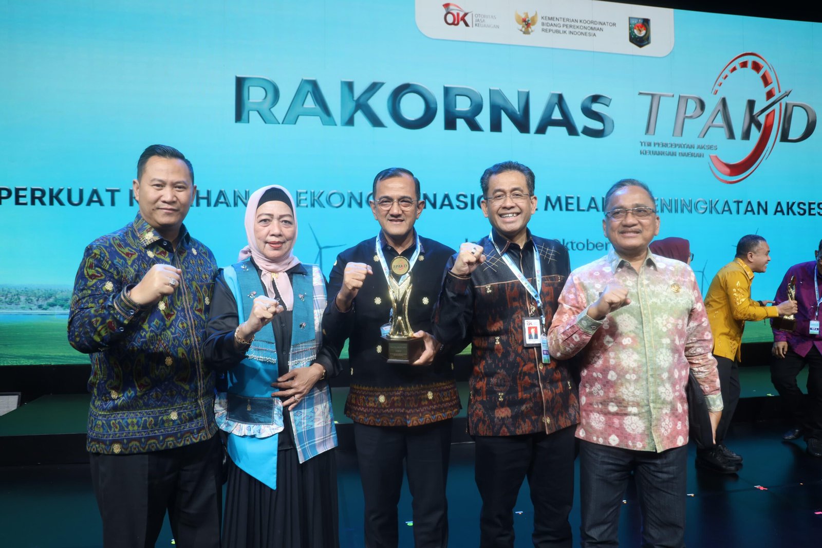 Program Inovatif Herman Deru Bawa Sumsel Raih Penghargaan TPAKD 2025