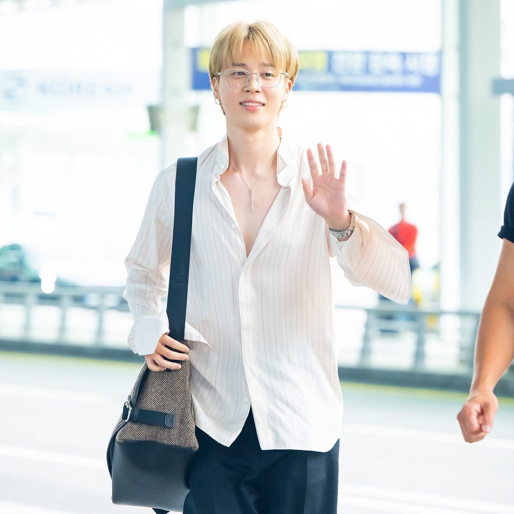 Koleksi Tas Mewah Jimin BTS yang Modis dan Elegan