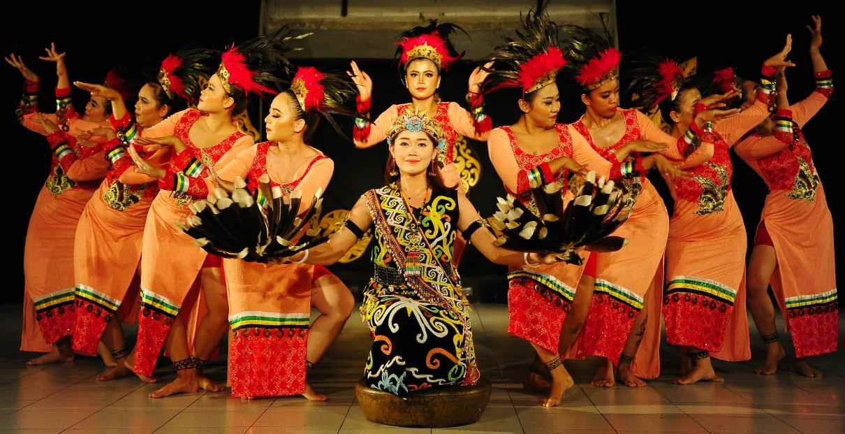Momen Budaya Dayak Kalimantan Barat dalam Kamera Samsung Galaxy S25 FE